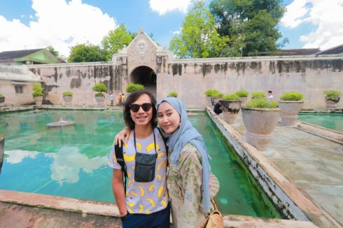 Travel and Honeymoon Photo Service in Yogyakarta